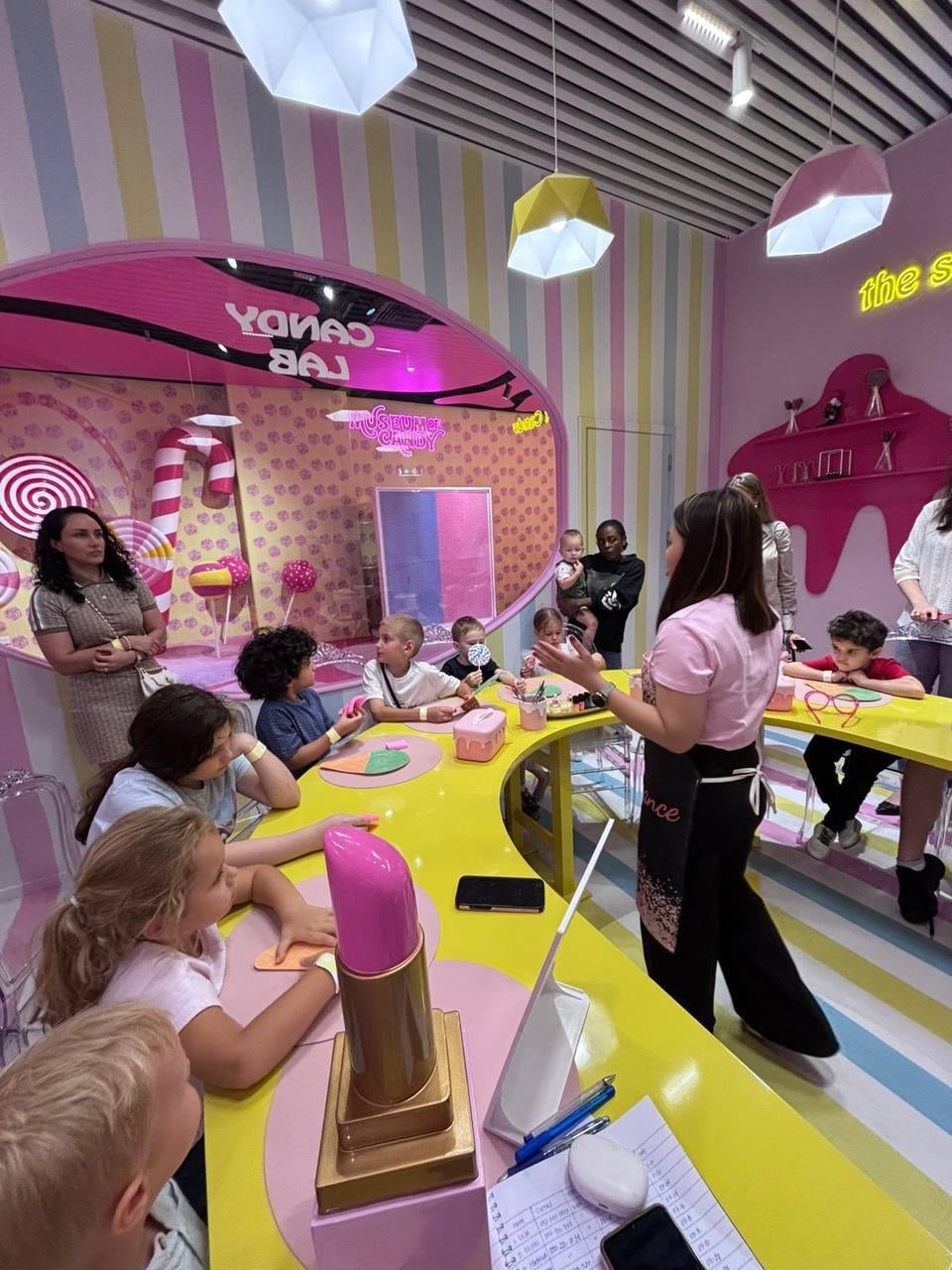 Kids at the Museum of Candy DIY beauty workshop with Earthy Elegance